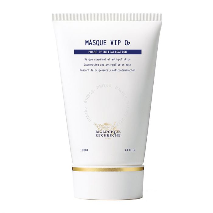 Masque VIP O2 is a refreshing and oxygenating anti-pollution mask. Containing marine elastin to moisturise, White clay to purify, BR oxygenating complex to brighten, Essential fatty acids of omega 3 & 6 to moisturise and cucumber extract to calm and sooth