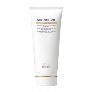 DETANGLING BALM FOR DRY AND DAMAGED HAIR.

A genuine boon for those with dry and damaged hair, Baume Capillaire is a triple-action treatment that detangles hair, smooths and protects the hair cuticles. It flattens the scales of the hair cuticles while c