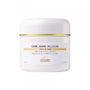 RADIANCE REVITALIZING FACE CREAM

Crème Grand Millésime is a multi-function cream that revitalizes and illuminates the complexion.