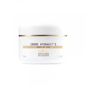 Crème Hydravit’s is the ultimate in moisturizing skincare. It acts on several levels to infuse the epidermis with deep-down, instant yet long-lasting hydration. Its revitalizing active ingredients promote cell renewal to regenerate the skin and recharge i