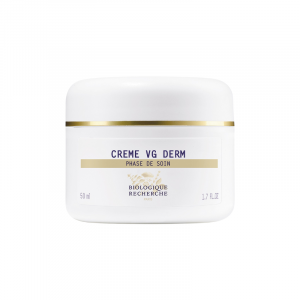 NOURISHING AND MOISTURIZING FACE CREAM.
Enriched with nourishing and moisturizing active ingredients, Crème VG Derm helps replenish the lipids in the skin and strengthen its natural barrier to limit water loss from the epidermis. It delivers optimal, lon