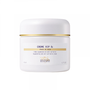 Crème VIP 02 is rich in active ingredients that combat pollution damage by capturing the polluting agents on the epidermis. It protects the skin from oxidative stress. This cream restores radiance and brightness to dull complexions, while also regeneratin