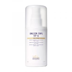 Emulsion Corps VIP O2 acts as an anti-pollution shield, preventing polluting particles from fastening on the surface of the skin and thereby stopping them from penetrating. Its wealth of oxygenating and moisturizing active ingredients combine to protect t