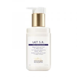 PURIFYING AND REBALANCING MAKEUP REMOVER
A genuine purifying skin care product, Lait S.R. eliminates impurities and excess sebum from the skin surface. It removes makeup and cleanses the skin, without damaging it, in order to preserve the hydrolipidic fi