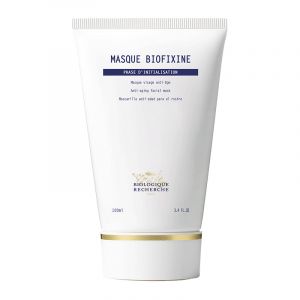 A genuine ally against wrinkles, Masque Biofixine acts on the surface and appearance of wrinkles, whether they are static (due to skin aging) or mechanical (due to muscle contractions). Myorelax Peptide, known for its relaxing effect on muscle micro-tensi